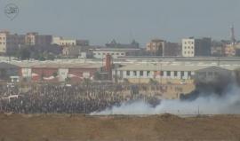 #مباشر تواصل فعاليات #مليونية_القدس على طول الحدود الشرقية لقطاع غزة وإرسال مئات الطائرات الحارقة من قبل المتظاهرين . 
#يوم_القدس_مسيرة_العودة