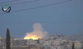 مشاهد من القصف الروسي على أحياء مدينة #حريتان بريف #حلب الشمالي بقنابل الفسفور الحارق