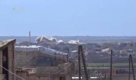 استشهاد أم واصابة اطفالها الأربعة في قصف بالبراميل المتفجرة على الهبيط بريف إدلب