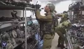 #فيديو قوات الاحتلال تغلق ورشة لبيع قطع السيارات في بلدة أبو ديس بالقدس بحجة تصنيع أسلحة