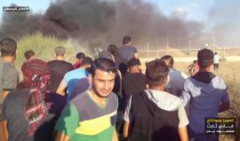 شجاعة منقطعة النظير.. اقتحام الشباب الثائر للسلك الزائل شرق البريج وسط قطاع غزة في مسيرة العودة أمس