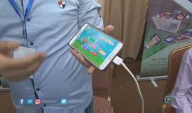 شاهد معرض لتطبيقات الهواتف الذكية في الكلية الجامعية بمدينة غزة