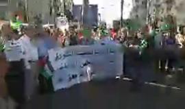#فيديو مظاهرة في رام الله للمطالبة برفع العقوبات التي تفرضها السطلة على قطاع غزة 

تصوير: جهاد بركات