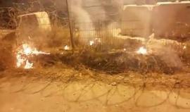 #شاهد : #فيديو : حرائق قرب السياج الأمني لمستوطنة كريات أربع ناتجة عن القاء قنابل مولوتوف ..