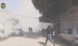 مشاهد من اللحظات الأولى للقصف على حي الوعر المحاصر في مدينة حمص