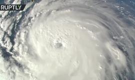 الأعنف منذ 30 عاما .. 

المحطة الفضائية الدولية تلتقط صورا لإعصار "فلورنس" الذي يقترب من ولايتي كارولينا الشمالية والجنوبية في الولايات المتحدة الأمريكية