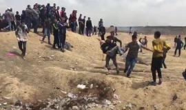 إصابة شاب برصاص الاحتلال خلال فعاليات مسيرة العودة شرق مدينة غزة 
تصوير:عطية درويش