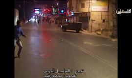 جانب من المواجهات بين الشبان الفلسطينيين وقوات الاحتلال في رام الله التحتا أمس