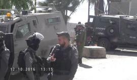 قوات الاحتلال تغلق مدخل بلدة بيت أمر شمال الخليل وسط انتشار مكثف للجنود 
تصوير: محمد عياد