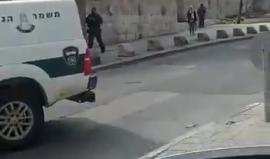#فيديو قوات الاحتلال تعتقل أحد الشبان في القدس المحتلة قبل قليل وسط استنفار كبير