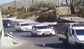 #شاهد لحظة تعرض أطفال فلسطينيين للدهس على مدخل بلدة بيت امر شمال الخليل ظهر اليوم