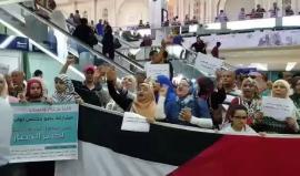 استمع للهتافات .. 

جانب من وداع المحامية والنائبة التونسية لطيفة حباشي قبيل انطلاقها للمشاركة في اسطول الحرية النسوي لكسر الحصار عن غزة؟