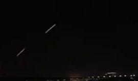 #شاهد لحظة مهاجمة طائرة مروحية تابعة للانقلابيين مجمعا رئاسيًا في تركيا ليلا