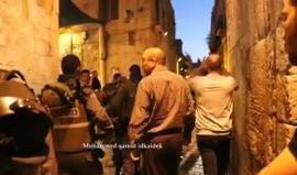 #شاهد
اعتقال شاب من باب الأسباط  في #القدس المحتلة بعد الإعتداء عليه