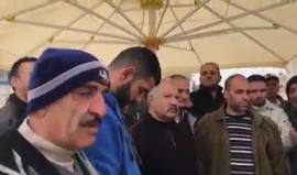 #فيديو الشيخ عمر الكسواني مدير المسجد الأقصى المبارك يتحدث عقب اقتحام قوات الاحتلال مبنى قبة الصخرة وإخراج موظفي إعمار الاقصى ومنع أعمال الترميم