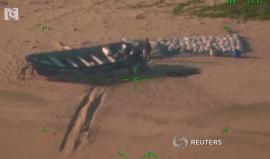 #شاهد  لحظات "مثيرة" لقيام مروحية للجيش المكسيكي بمطاردة زورق سريع حاول تهريب طنين من الكوكايين.