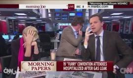 سارق بقناع ذئب يثير نوبة ضحك في نشرة الأخبار