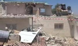 #مباشر من أمام منزل عائلة الأسير خالد مخامرة في يطا الذي هدمته قوات الاحتلال 
تصوير عامر أبو عرفة