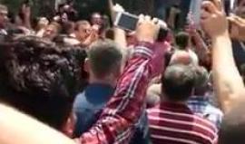 "يقولوا حماس إرهابية كل الأردن حمساوية".. #شاهد من تشييع جثمان الشاب محمد الجواوده في الأردن