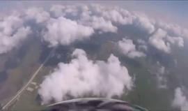 فقد حذائـه في الجو واسترده مرة أخرى !