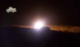 #شاهد إحدى الغارات بصواريخ شديدة الانفجار استهدفت مشفى الريح المرسلة في مدينة دارة عزة بريف حلب الغربي 

مركز حلب الإعلامي