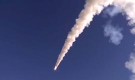 القوات الروسية في سوريا تبدأ باستخدام صواريخ جديدة في عمليات القصف من نوع "كاليبر" التي تطلقها فرقاطة "غريغوروفيتش"، وصواريخ "أونيكس" المنطلقة من منظومات "باستيون" المتحركة على الأرض بالإضافة إلى قصف مقاتلات "سو-33" التي وصلت إلى سواحل سوريا على متن حاملة