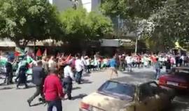 سلسلة بشرية في مدينة نابلس دعما للأسرى المضربين في سجون الاحتلال