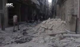 مركز #حلب الإعلامي: #شاهد آثار القصف بالقنابل العنقودية على حي الصالحين بحلب عصر اليوم السبت.
تصوير فادي الحلبي