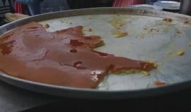 #شاهد| الأسرى يبتكرون كنافتهم الخاصة خلف القضبان .. ويحلمون بالكنافة الحقيقية في الحرية.