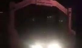 #شاهد مسلحون يطلقون النار بكثافة أمام مدخل مخيم الأمعري في رام الله.