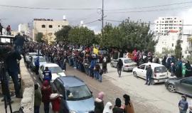 #مباشر من وداع وتشييع الشهيد حمزة زماعرة في حلحول شمال الخليل.
تصوير عامر أبو عرفة