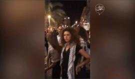 هتفت "بالروح بالدم نفديكي ياغزة" 
#شاهد قوات الاحتلال تهاجم مظاهرة في مدينة حيفا المحتلة قبل قليل خرجت نصرة لغزة وتعتقل عددا من المشاركين فيها وتعتدي عليهم .