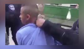 #شاهد لحظة اعتقال قوات الاحتلال 5 فتية فلسطينيين في مخيم شعفاط شمال القدس المحتلة اليوم