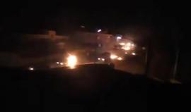 #شاهد شبان يلقون عشرات الزجاجات الحارقة اتجاه دوريات الاحتلال أثناء انسحابها من بيت ريما شمال غرب رام الله، فجر اليوم.