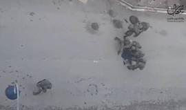 لحظة اعتقال شاب والإعتداء عليه بالضرب