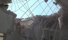 #شاهد آثار الدمار الذي أصاب منازل المدنيين جراء ثلاثة غارات جوية ليلة أمس على بلدة حيان في حلب 

المكتب الإعلامي لبلدة حيان