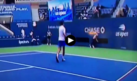 طرد ديوكوفيتش من بطولة أمريكا للتنس عقب ضربه للحكم