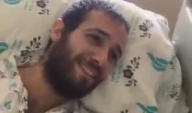 الأسير #محمد_البلبول من داخل مستشفى صهيوني وهو مضرب عن الطعام منذ أكثر من شهرين وقد بدا عليه فقدانه لحاسة البصر .