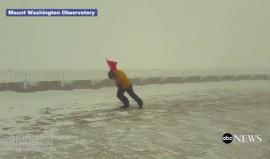 رياح عاصفة تجتاج الولايات المتحدة وهذا ما فعلته بالبشر !