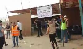 #مباشر #عاجل عشرات الإصابات بالاختناق وحالات تشنج وفقدان للوعي اثر استهداف قوات الاحتلال للنساء والأطفال بقنابل الغاز شرق مدينة غزة .
بث/ عبد الرحمن الربعي