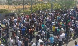 #شاهد من حي وادي الجوز .. هتافاتهم الذين منعوا من الاقتراب من المسجد الأقصى، في ظل التشديدات من قبل الاحتلال.
#جمعة_الأقصى