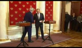 كيري يلتقي بمن طالبوا بإسقاط الأسد عسكريا..والبيت الأبيض يطمئن الأسد
تقرير: أورينت نيوز