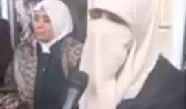 #شاهد
قوات الاحتلال تفرج عن الأسيرة الدكتورة صابرين أبو شرار من دورا بعد ١٨ شهرا مِن الاعتقال في سجون الاحتلال.
تصوير عامر أبو عرفة