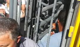 #مباشر 
قوات الاحتلال تفرج عن الأسير القسامي اسماعيل النتشة من الخليل  بعد 15 عاما من الاعتقال
تصوير عامر أبو عرفة