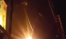 #شاهد| التلفزيون السوري: الدفاعات الجوية تتصدى لهجوم صاروخي - يُعتقد أنه أمريكي - على مطار التيفور العسكري بريف #حمص وسط #سوريا