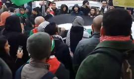 #شاهد مظاهرة اليوم وسط العاصمة الفرنسية باريس نصرة للقدس ورفضا لقرار ترامب إعلانها عاصمة للكيان الإسرائيلي. 
#القدس_عاصمة_فلسطين