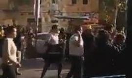 فيديو من مكان عملية الطعن في محطة الحافلات المركزية في القدس المحتلة والتي أصيب بها حارس أمن إسرائيلي بجراح خطيرة جدا