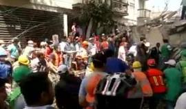 #شاهد عمليات انقاذ للأطفال داخل مدرسة هدمت على رؤسهم جراء الزلزال المدمر في المكسيك