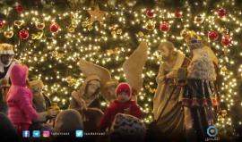 #شاهد | ساحة كنيسة المهد في مدينة #بيت_لحم، حيث أضيئت شجرة الميلاد قبل أيام ضمن فعاليات الأعياد.
قناة القدس