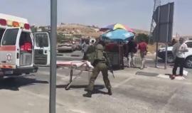 #شاهد | سيارات إسعاف إسرائيلية تنقل الجنود المصابين بعد تنفيذ فلسطيني عملية دهس شرق الخليل، أدت إلى استشهادة وإصابة 2 من جنود الاحتلال. 
#عمليات_الغضب